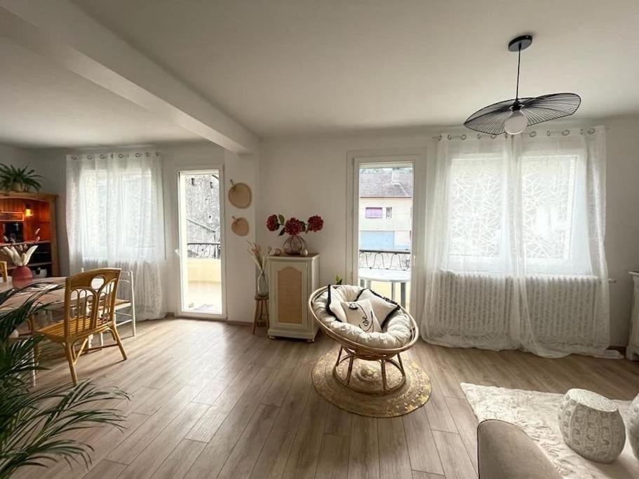 Superbe Appartement Avec Salle De Jeux Vaux-lès-Saint-Claude Kültér fotó