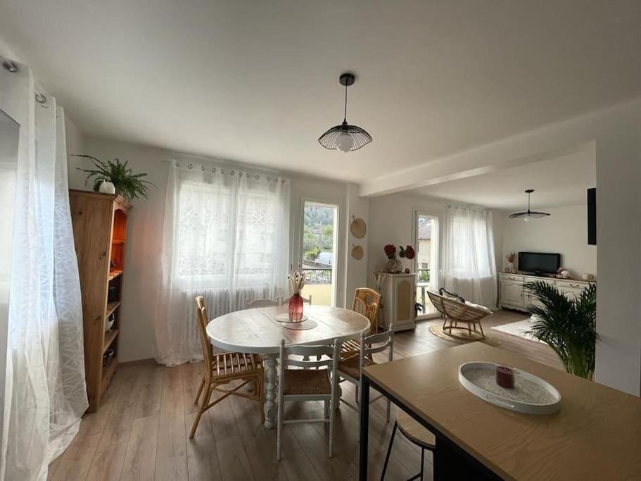Superbe Appartement Avec Salle De Jeux Vaux-lès-Saint-Claude Kültér fotó