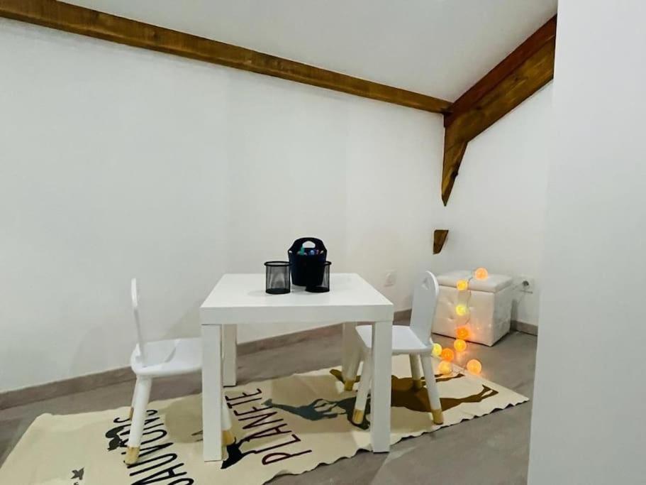 Superbe Appartement Avec Salle De Jeux Vaux-lès-Saint-Claude Kültér fotó
