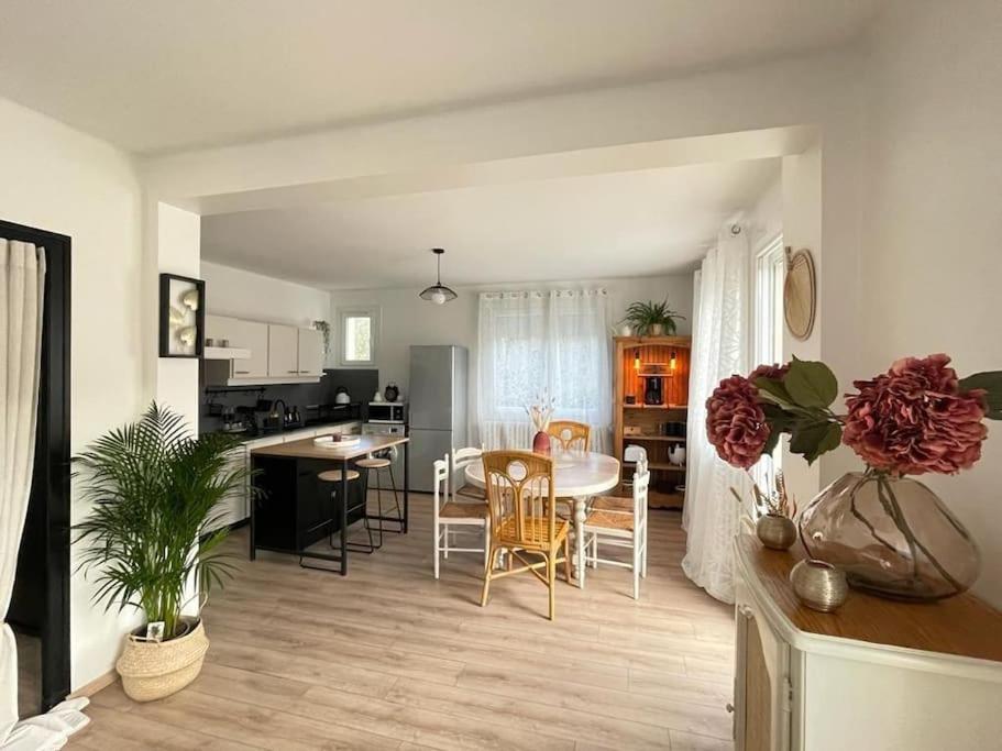 Superbe Appartement Avec Salle De Jeux Vaux-lès-Saint-Claude Kültér fotó